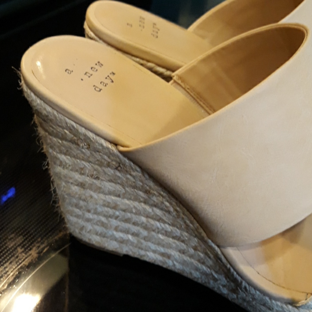 Wedges - Picture 2 of 4